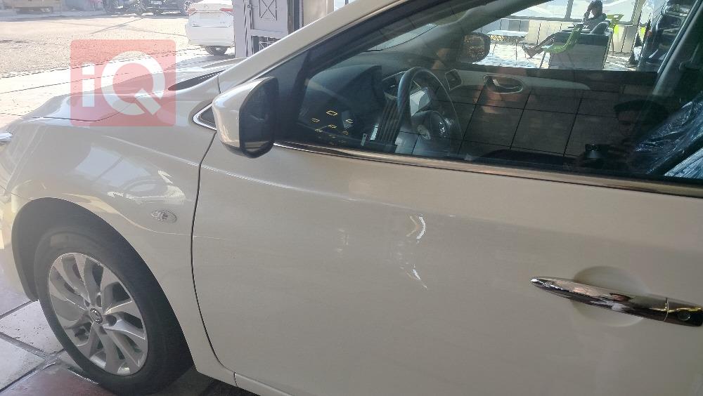 نيسان سيلفي